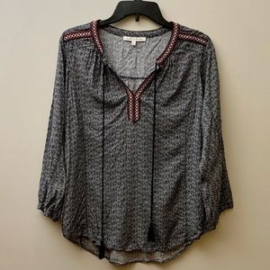 Daniel Rainn Women’s 3/4 Sleeve Shirt. Black w/ White & Red. Embroidered Neck.